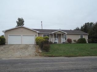411 N Walnut St, Westmoreland, KS 66549