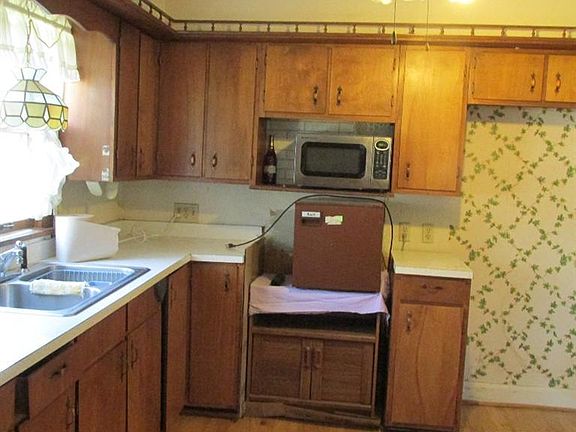 5th image of 603 N Woodlawn Ave