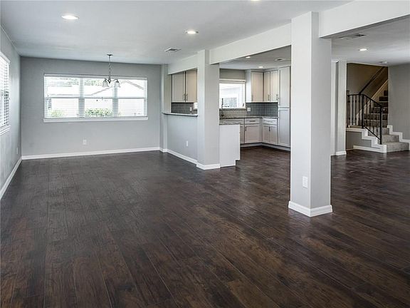 2nd image of 2601 Skyline Dr