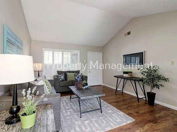 5th image of 8892 Salmon Falls Dr