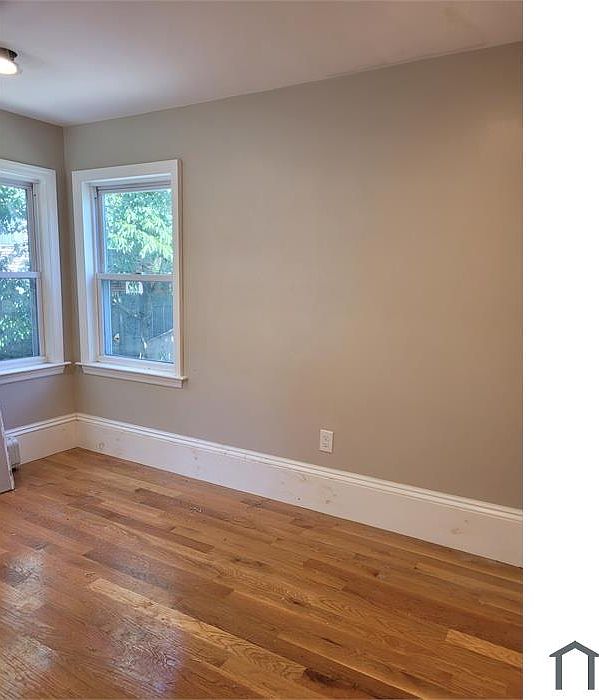 1st image of 20 Maple St #1