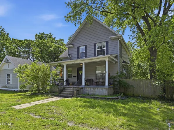 1222 W Daugherty St, Webb City, MO 64870