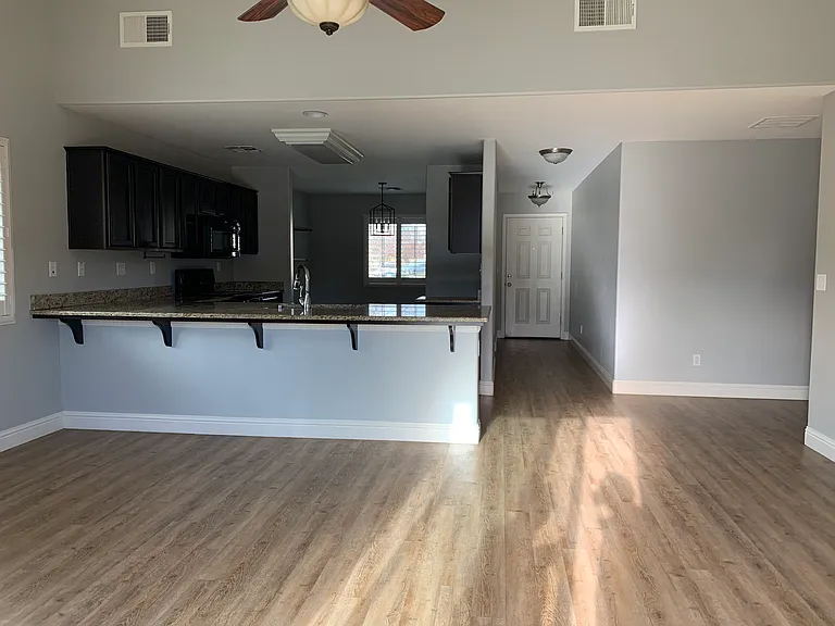 2423 W Corvina Ave — Photo 54