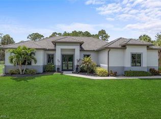 481 7th St NW, Naples, FL 34120