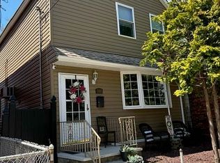 100 Linnet St, Bayonne, NJ 07002