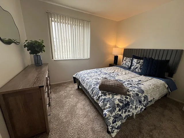Lexington Manor Apartments — Photo 15