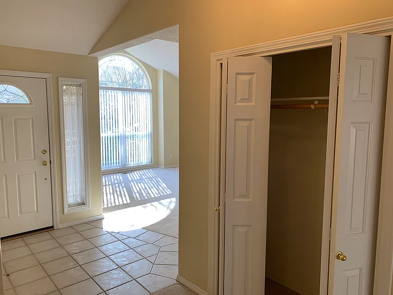 2895 Vintage Ave SE — Photo 6