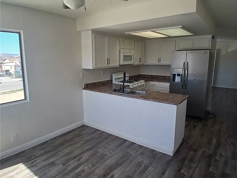509 E Avenue Q #2 — Photo 8