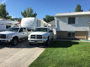 1420 N Riverbend Dr, Green River, WY 82935
