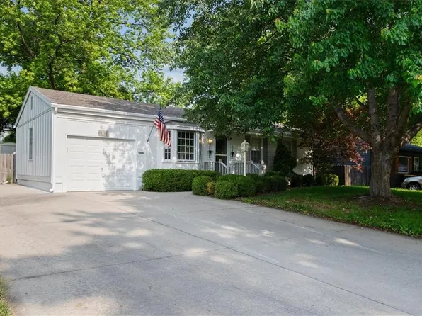 1208 N Indian Ln, Independence, MO 64056