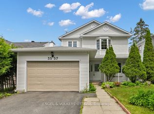 3557 Trappers Rd, Ottawa, ON K1T 2R1