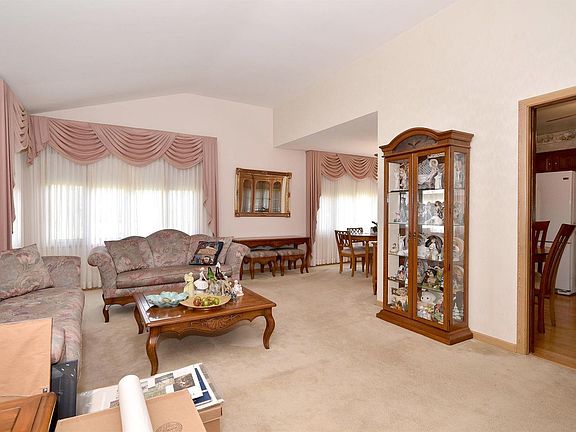 4th image of 8722 N Oketo Ave