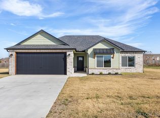 5845 Bluestem Way, Chelsea, OK 74016