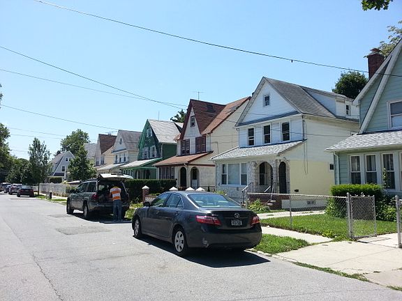 3rd image of 104 209 Street