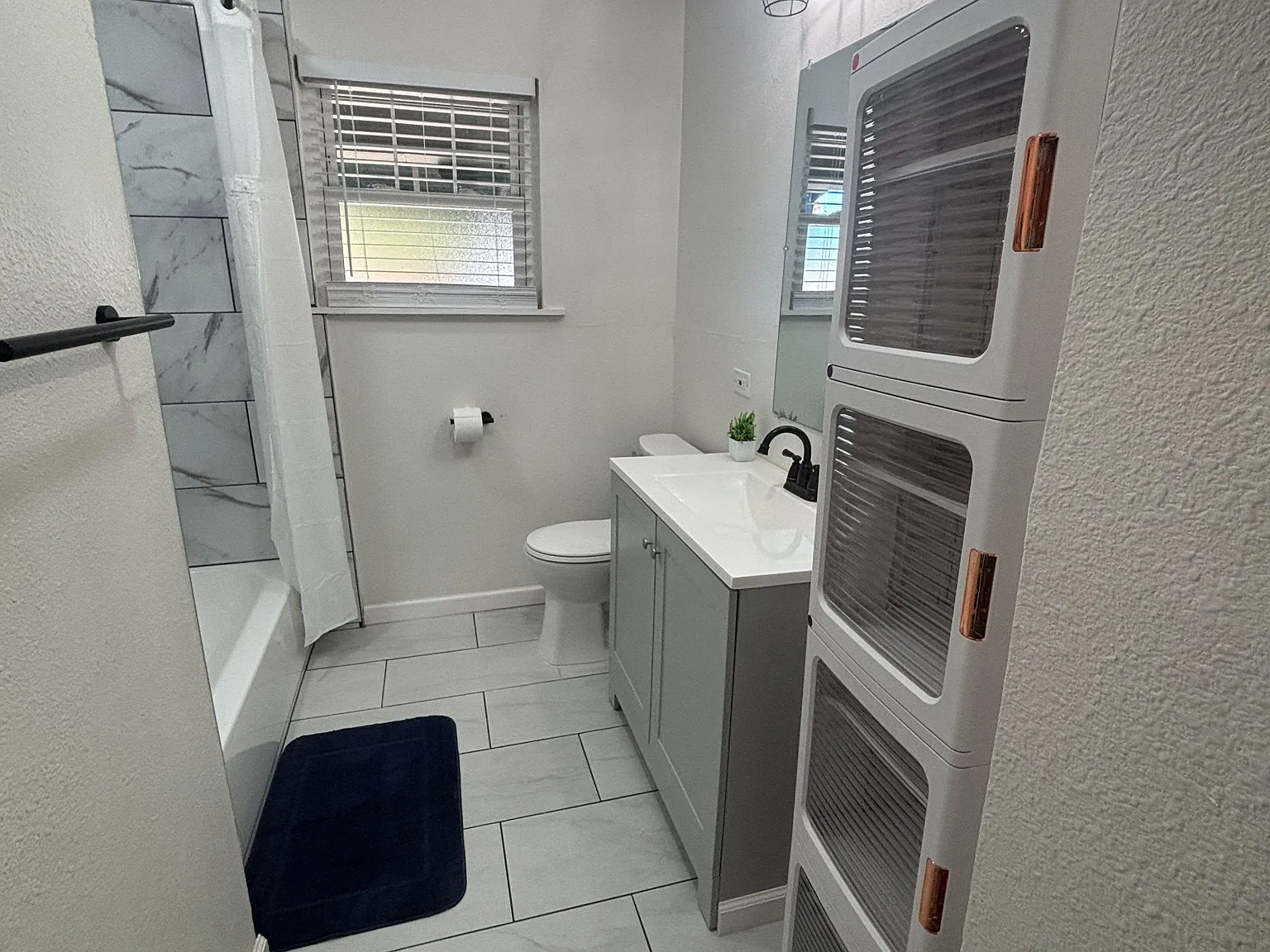 4 bed, 2.0 bath, 1300 sqft, $715 — Photo 4