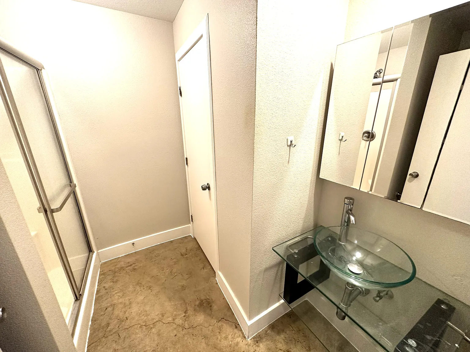 710 S Medina St — Photo 4