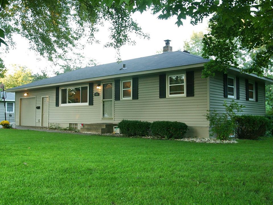 1st image of 924 Eastwood Ln