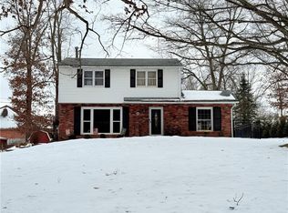 504 S Eberhart Rd, Butler, PA 16001