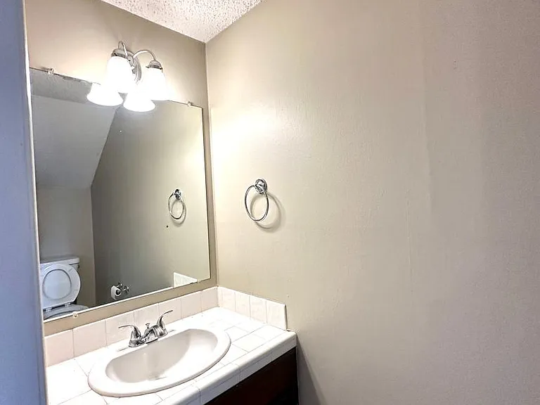 84 Higgins Ct — Photo 6