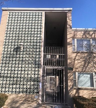 2nd image of 2444 W 111th St APT 2B