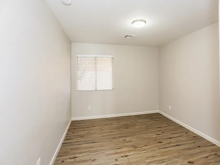 7223 W Winslow Ave — Photo 12
