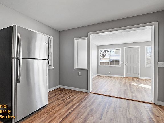 3rd image of 2658 California St NE
