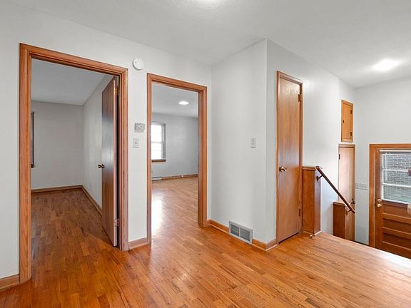 5th image of 29 N Fountain St