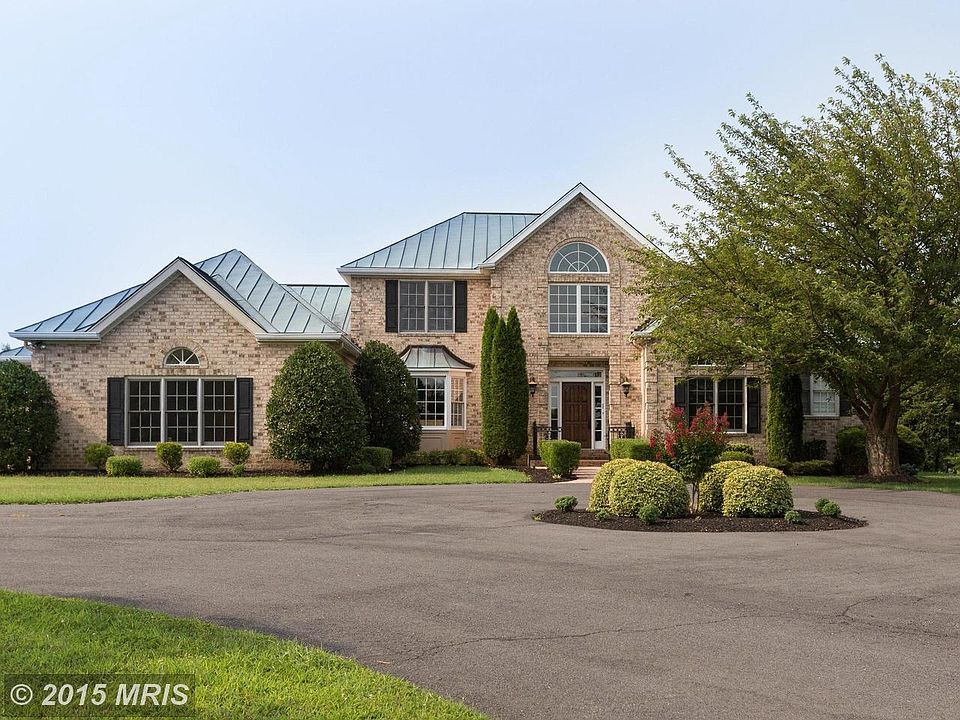 1st image of 15841 Hunton Ln