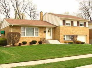 681 Winston Dr, Melrose Park, IL