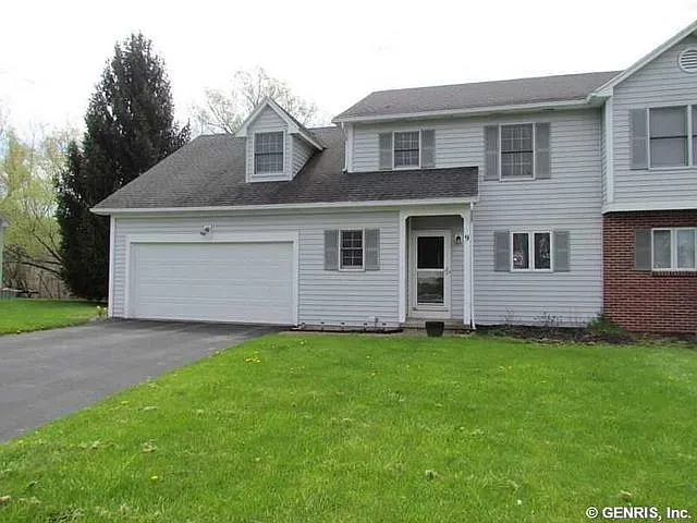 9 Hampton Ln photo 1