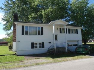 514 W 7th St, Manchester, OH 45144