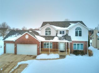 3204 Bayberry Rd, Ames, IA 50014