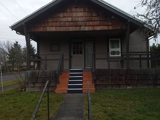 1st image of 500 E 17th St