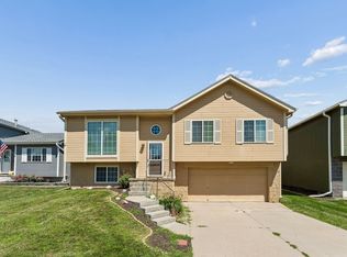 18716 U St, Omaha, NE 68135