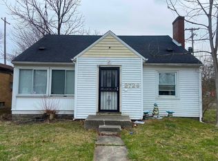 2729 Mackin Rd, Flint, MI 48504