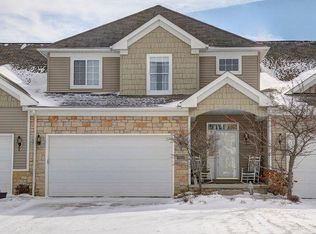 29393 Hummingbird Cir, Westlake, OH 44145