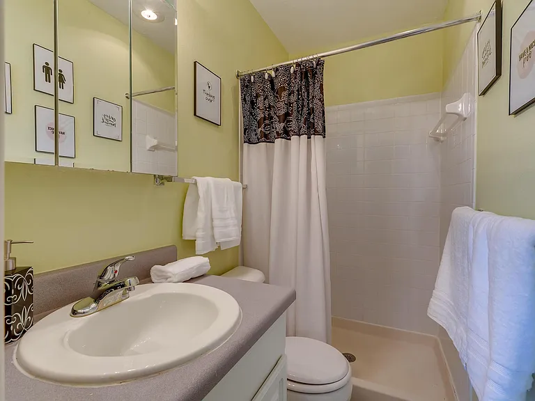 Towne Square Apartments and Townhomes — Photo 30