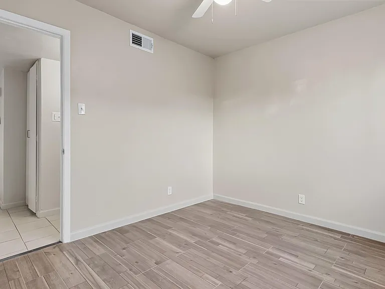 513 Gilmore Way — Photo 17