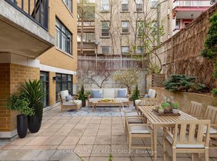 260 Besserer St #203, Ottawa, ON K1N 1J3