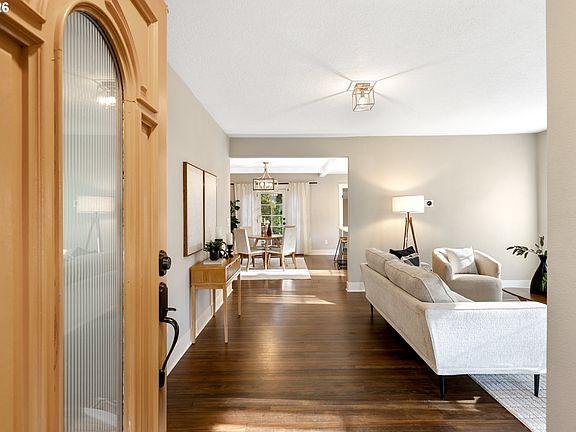 4th image of 5262 Rosewood St