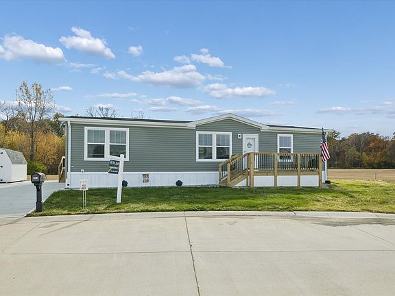 Exterior Image-3-Clayton C206 Camelot Village