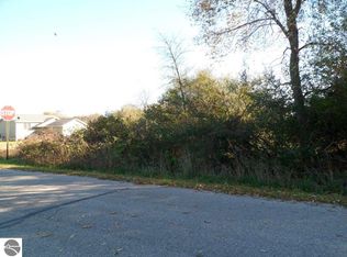 1059 Duquesa Dr, Weidman, MI 48893