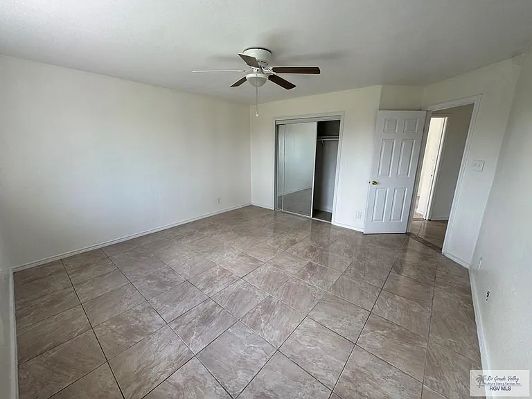 3433 Burgundy Dr — Photo 36
