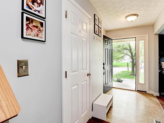 4th image of 6888 Shady Rock Ln