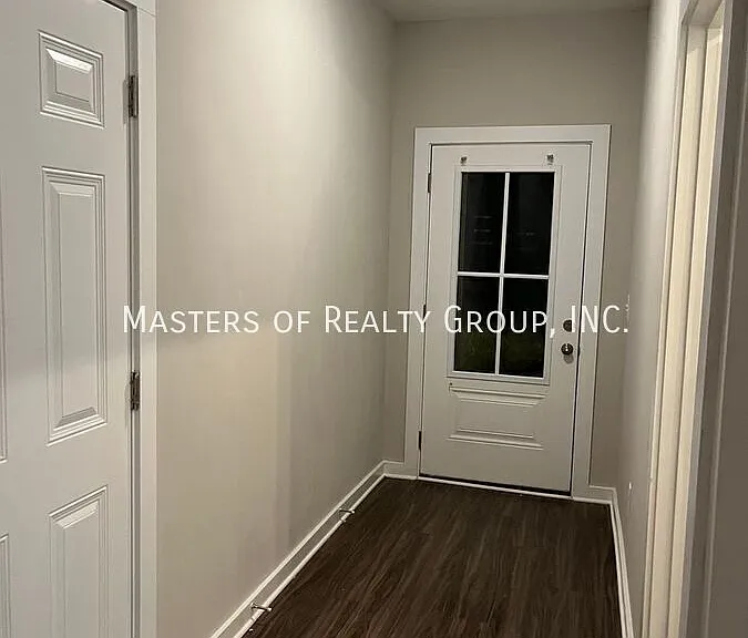 272 Graham Cir — Photo 2
