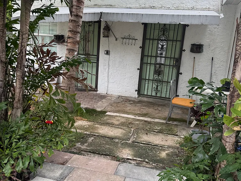 1516 NW 28th St — Photo 13
