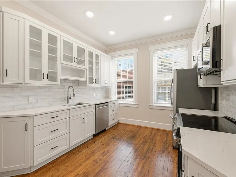 417 E Drayton St — Photo 5