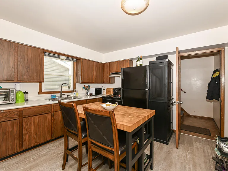 1917 E Hillcrest Ave — Photo 13