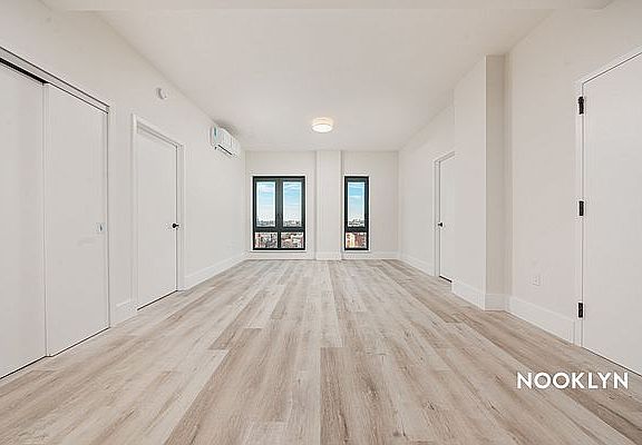 5th image of 1510 Gates Ave #1004
