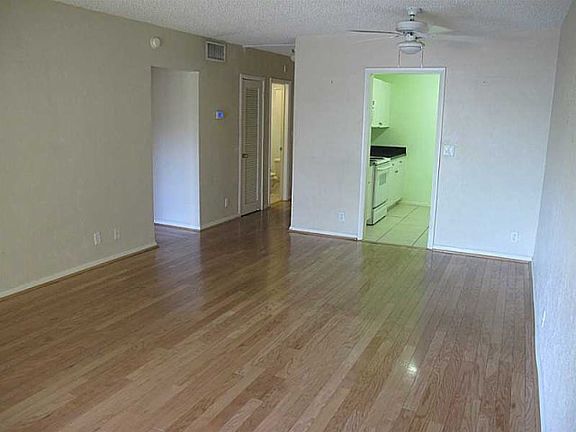 4th image of 760 SE 2nd Ave #213D